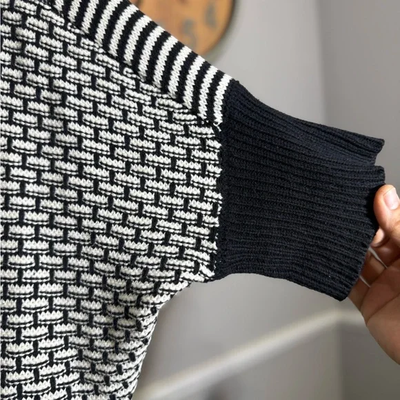 Black and White Women's Poncho - Picture 3 of 4